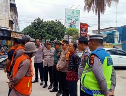 Ciptakan Kamtibmas Di Wilayah Koramil 418-08/Sako Bersama Forkopimda Kecamatan Sambangi Juru Parkir