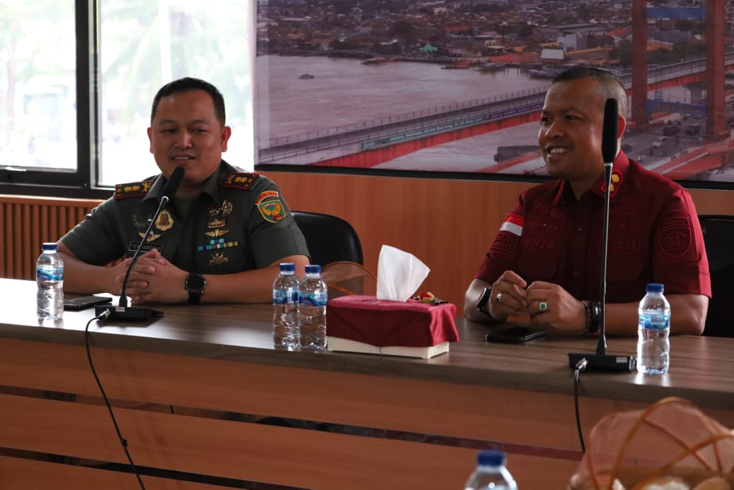 Dandim 0418/Palembang Terima Audiensi Bersama Imigrasi TPI Kelas 1 Palembang Dalam Rangka Awal Tahun Baru dan Rangkaian Kegiatan Hari Bakti Imigrasi Yang Ke- 75 2