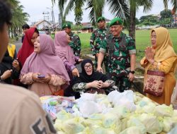 Bentuk Wujud Syukur Hj Hermina Usman B.A  Bagikan Sebanyak 50 Paket Sembako Kepada Warga Sekitar Makodim 0418/Palembang