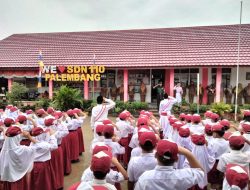 Babinsa Kel Sialang Peltu Firyadi Pimpin Upacara Di SD N 110 Palembang, Pupuk Jiwa  Nasionalisme