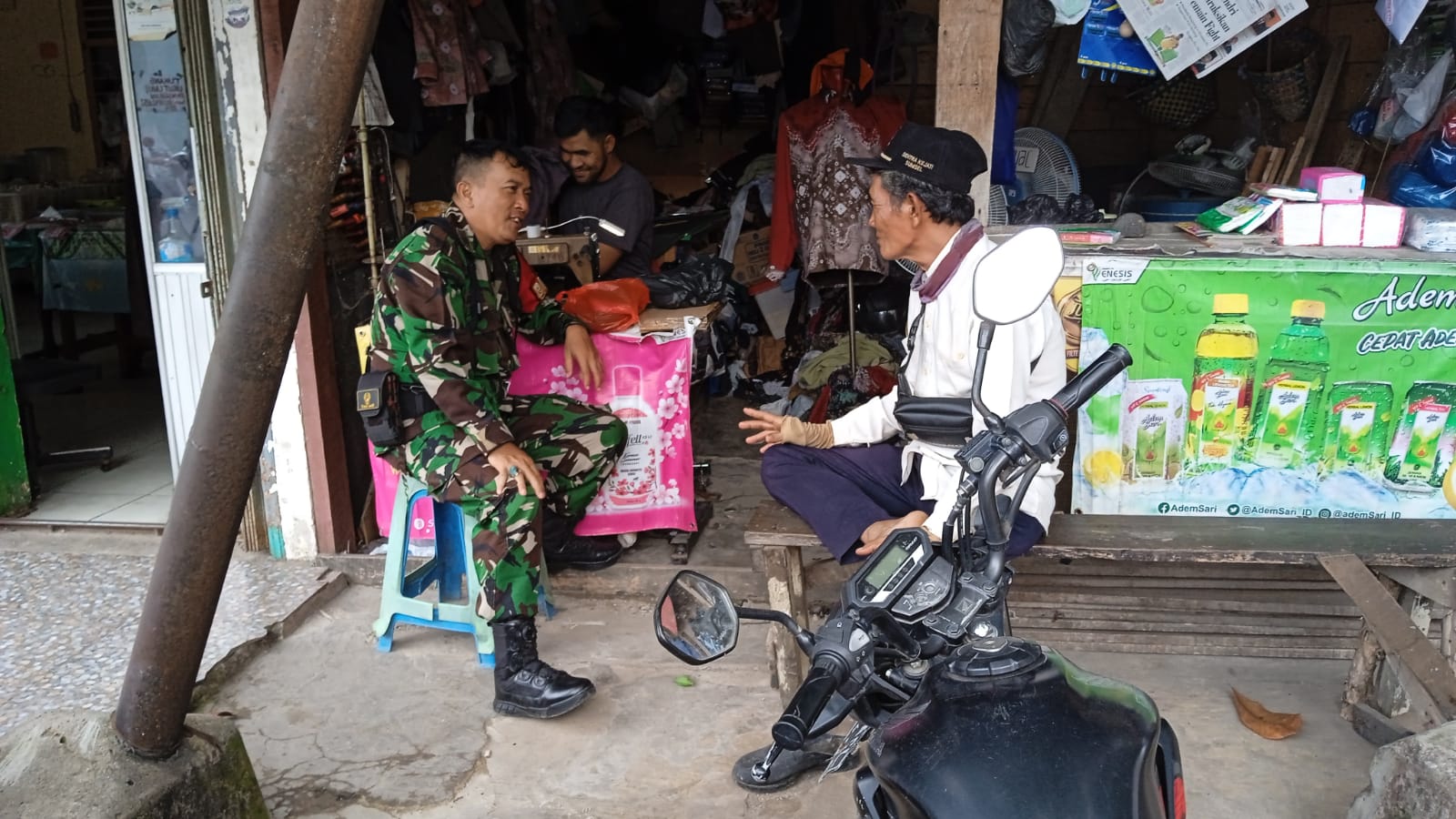 Babinsa Kel Lebung Gajah Komsos Bersama Warga Binaan 1