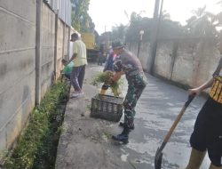 Jumat Bersih Babinsa Alang – Alang Lebar Ikut  Gotong Royong Tingkat Kecamatan