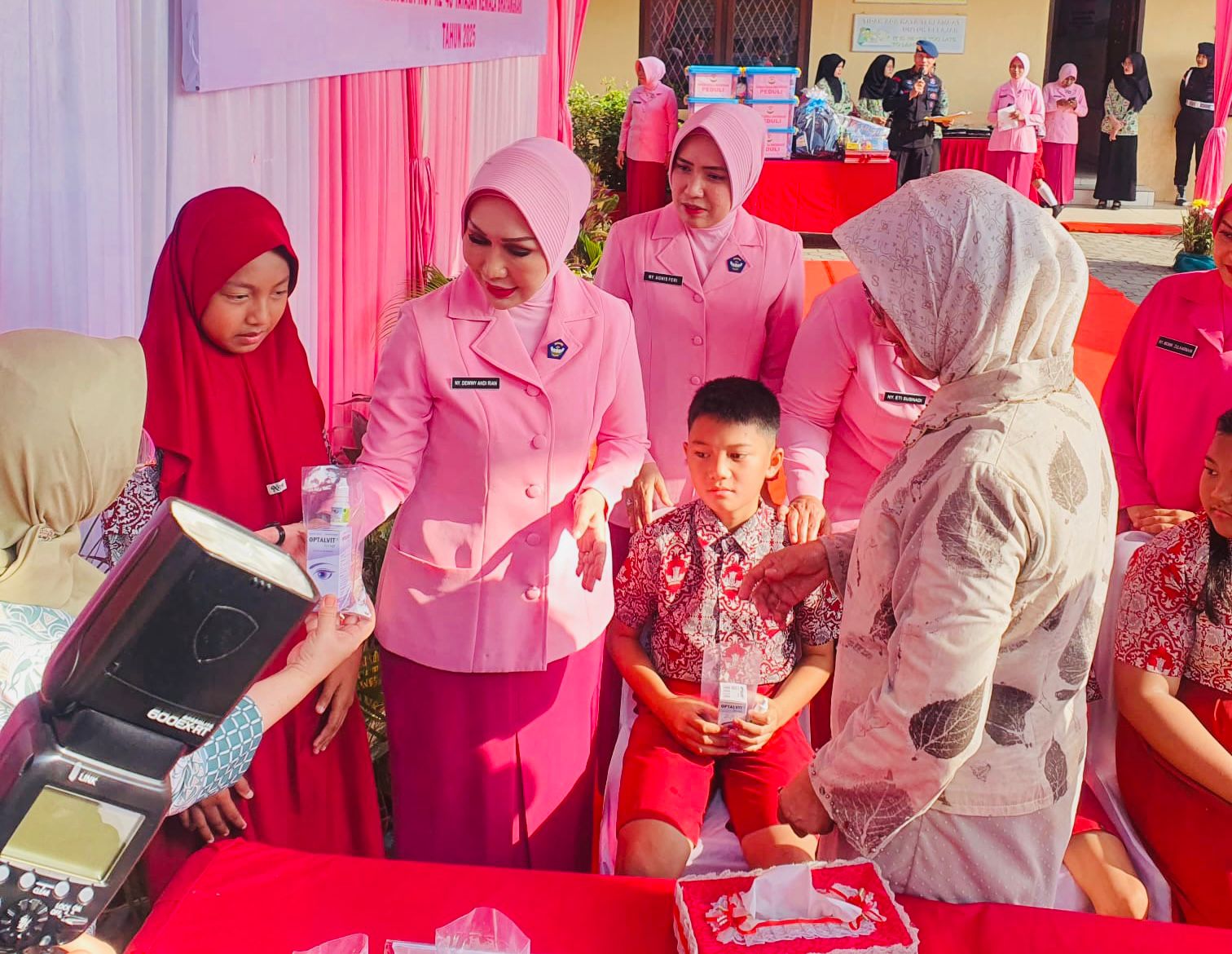 Peduli Kesehatan Mata Pada Anak,Rumkit Bhayangkara M Hasan Bersama Yayasan Kemala Bhayangkari Sumsel Gelar Bhaktikes. 2
