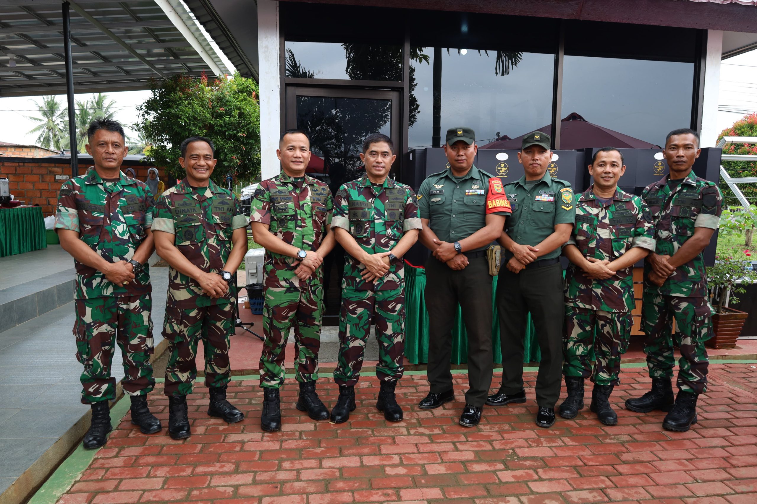 Kasdim 0418/Palembang Dampingi Pangdam II/Sriwijaya Melaksanakan Peninjauan Urban Farming di Taman Aspirasi Sekojo 1