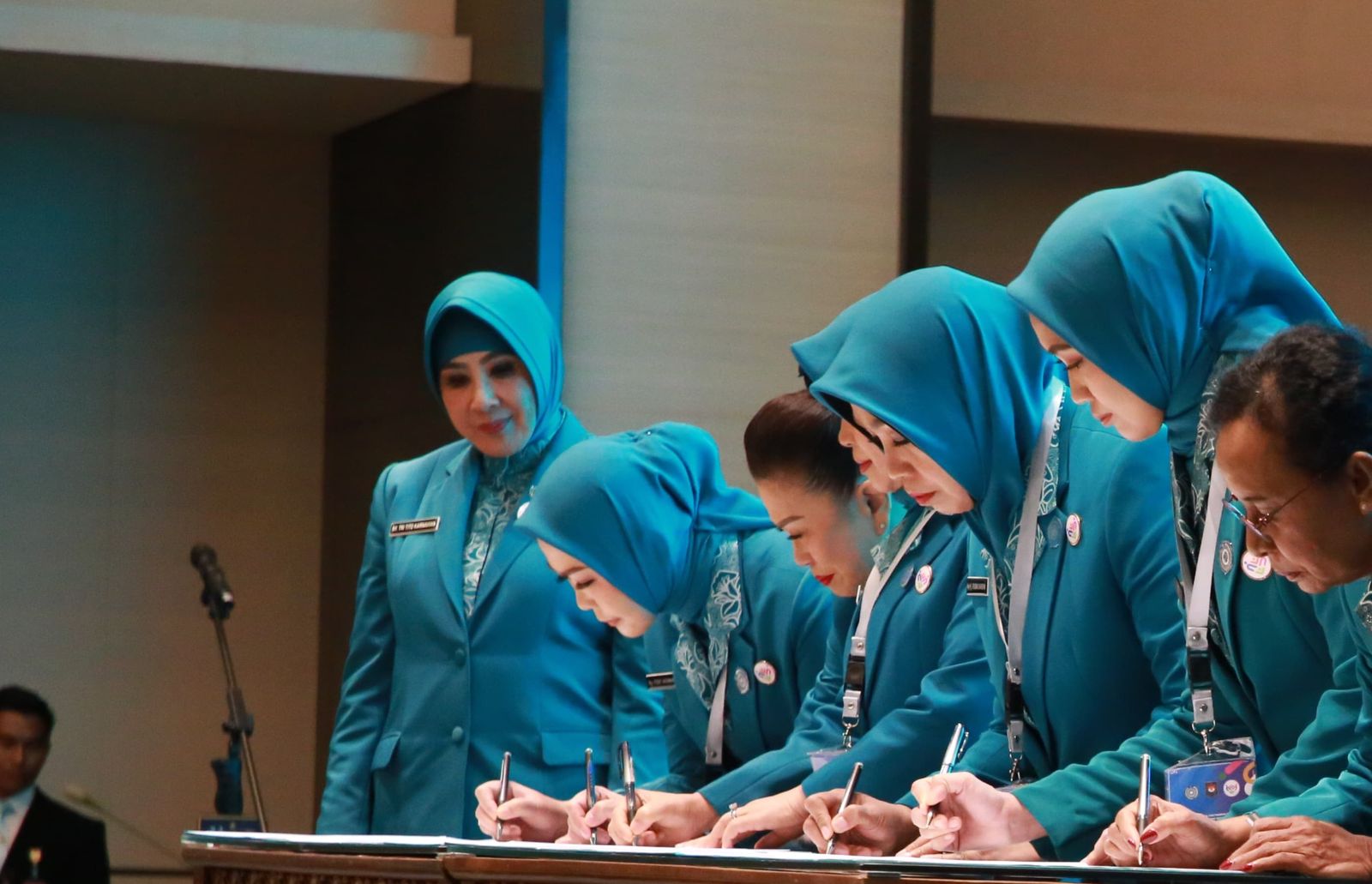 Feby Deru Resmi Dilantik Menjadi Ketua TP PKK Sekaligus Tim Pembina Posyandu Provinsi Sumsel Periode 2025-2030 1
