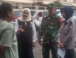 Babinsa Kel Talang Semut Bersama Lurah Dan Pegawai Dishub Komsos Bersama Petugas Parkir Sampaikan Pesan-pesan Kamtibmas