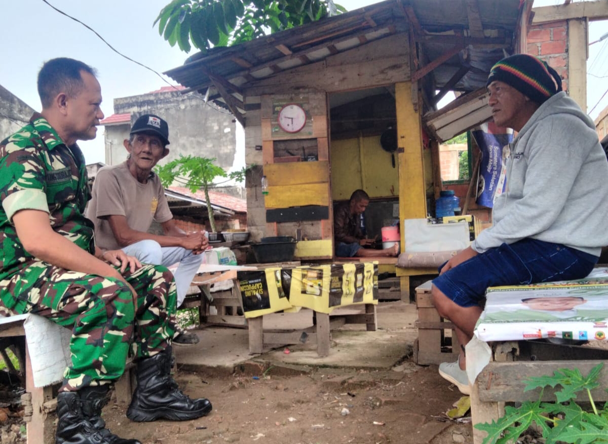 Babinsa Kel Sialang Sertu Otong Sudrajat Komsos Bersama Warga Binaan Himbau Jaga Kebersihan Lingkungan 2