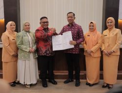 Hadiri Sertijab, Dewi Sastrani Minta DWP Bapenda Lebih Aktif