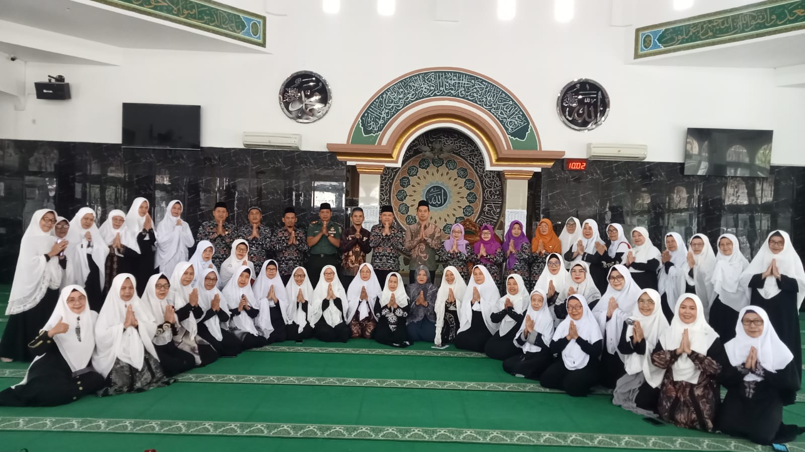 Danramil 418-08/Sako Bersama Babinsa Kel Sako Hadiri Majelis Tak'lim Pembinaan Ibu Ibu Di Masjid Al Aqobah II 1