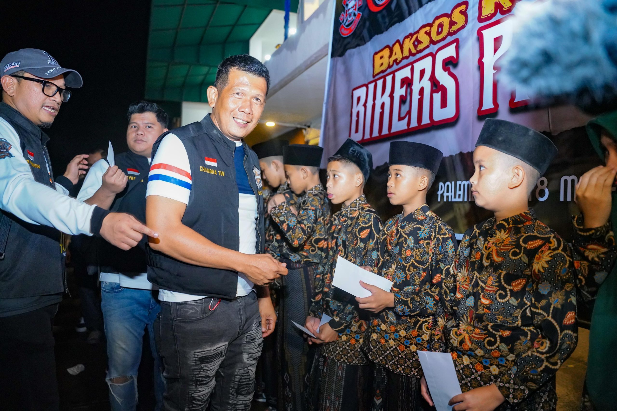Sungguh Mulia, Bikers Palembang Gelar Baksos Kebersamaan Dengan Anak Yatim 1