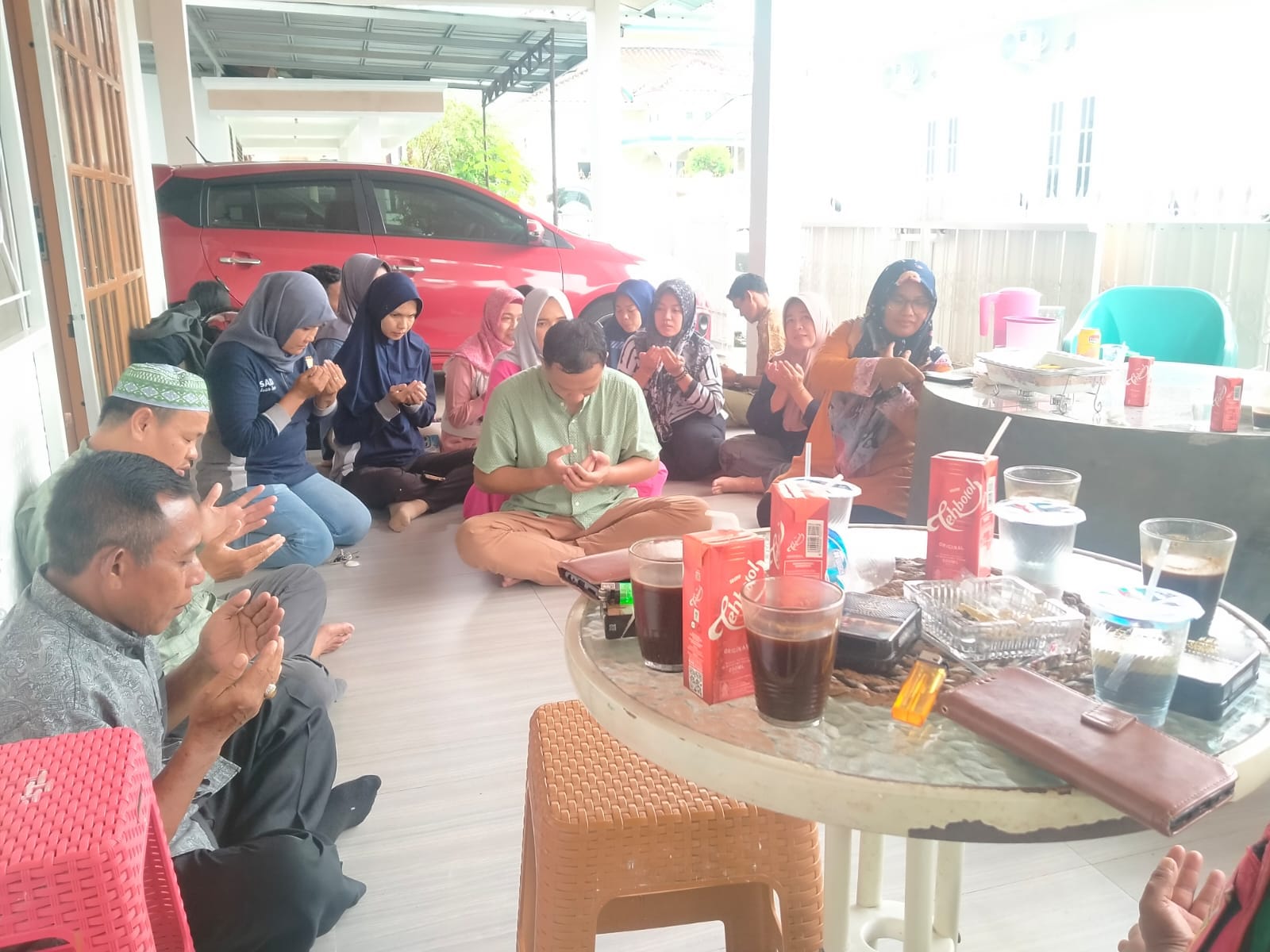 Manfaatkan Momen Idul Fitri Babinsa Kel Sukamaju Anjangsana Bersama Lurah Ke Kediaman Warga Binaan 2
