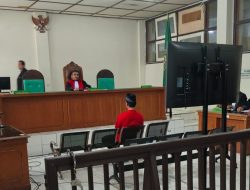 Sidang Pleidoi Perkara Penusukan H.Jamak Udin,Kuasa Hukum Terdakwa Seli, Adv Zaly Zainal SH Menyampaikan Nota Pembelaan atau Pleidoi.