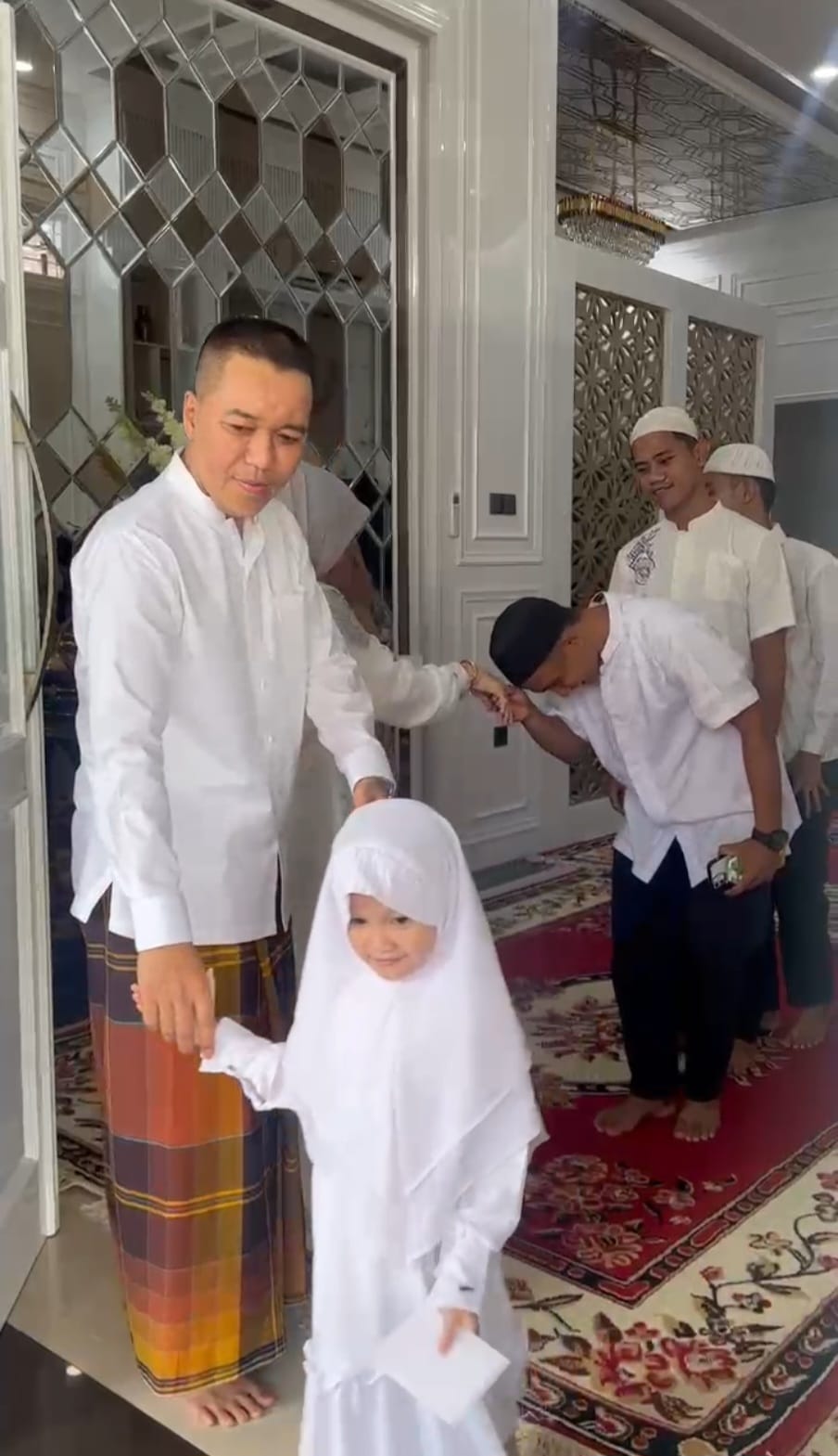 Naik Haji, Anggota DPRD Sumsel Nasrul Halim Undang Anak Yatim 1