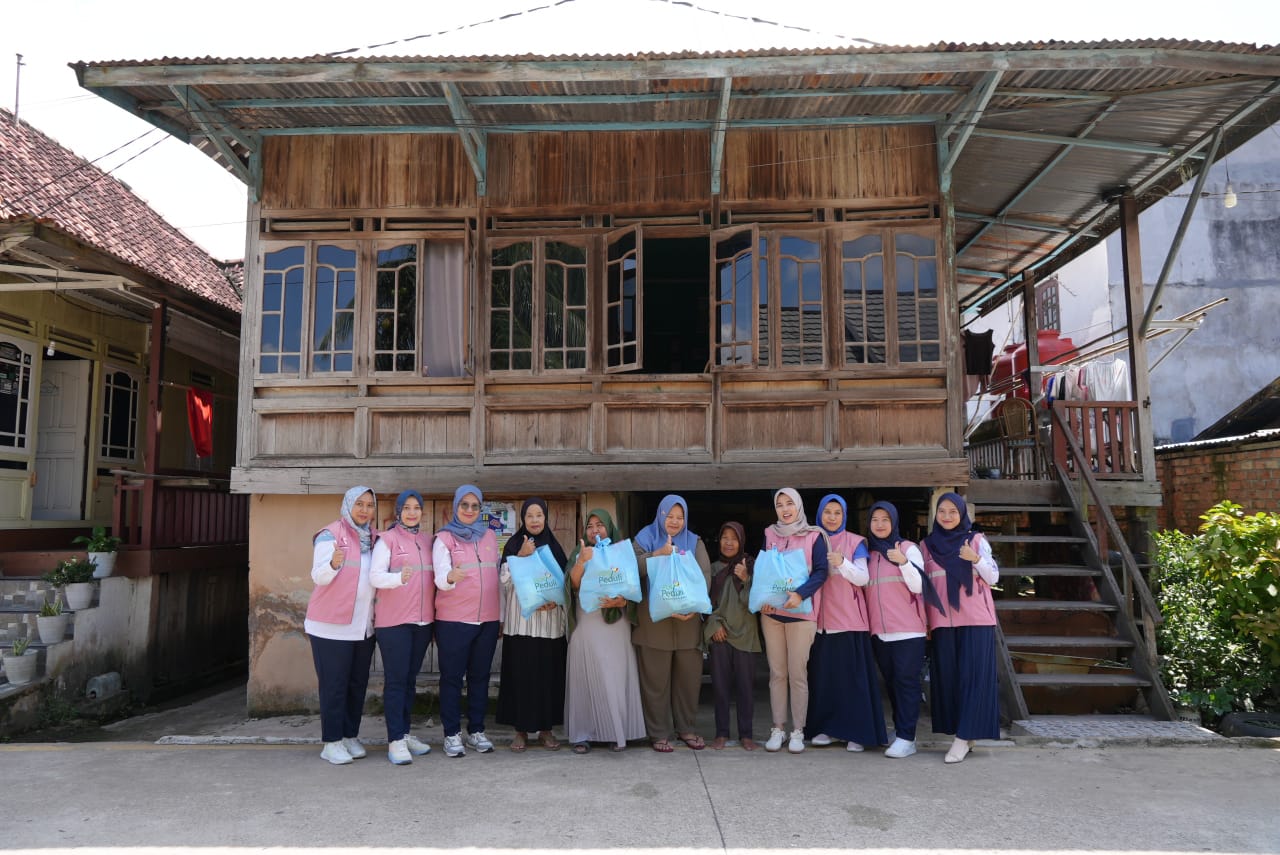 Srikandi PLN IP UBP Keramasan Tebarkan Kepedulian Sosial kepada Dhuafa Ring 1 Melalui Program CSR 1