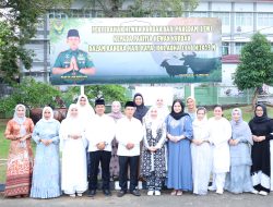 Dandim 0418/Palembang Dampingi Pangdam II/Sriwijaya Menyerahkan Hewan Kurban