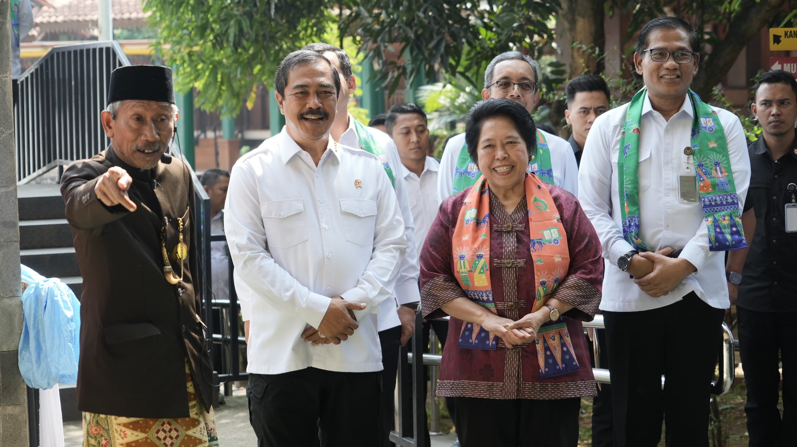 Ribuan Klien Bapas Serentak Lakukan Aksi Sosial: Wujud Kesiapan Implementasi Pidana Alternatif 1