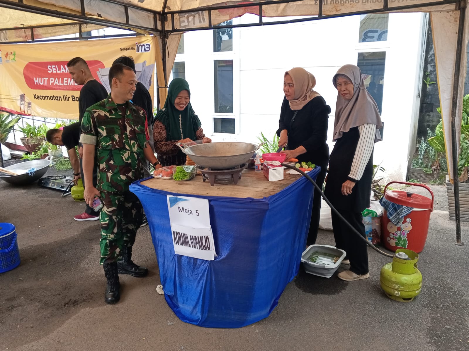 Babinsa Bukit Lama Dukung Lomba Memasak HUT Kota Palembang 1