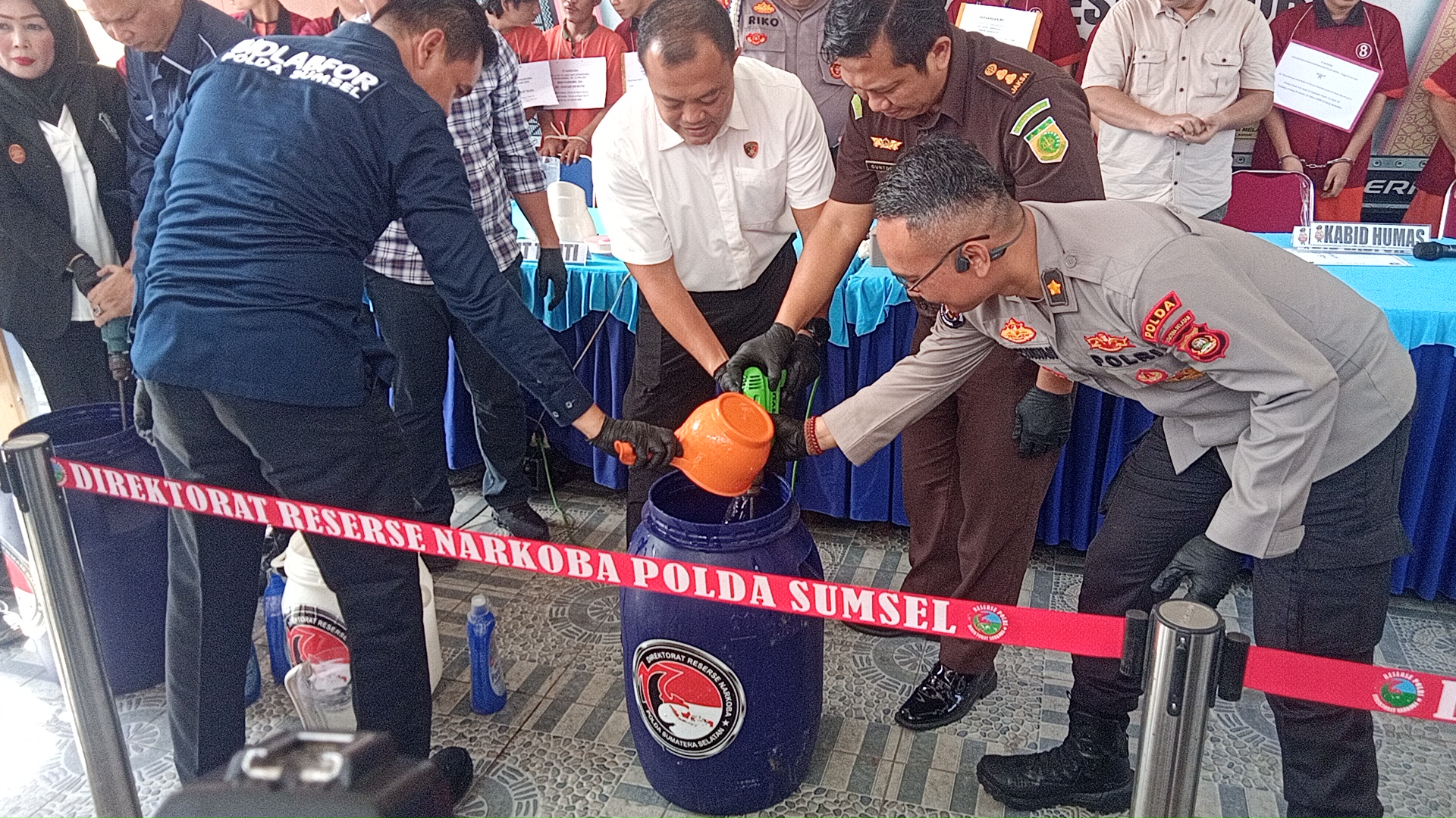 Perangi Narkoba, Polda Sumsel Ungkap 10 Kasus dan Musnahkan Ribuan Gram Sabu 1