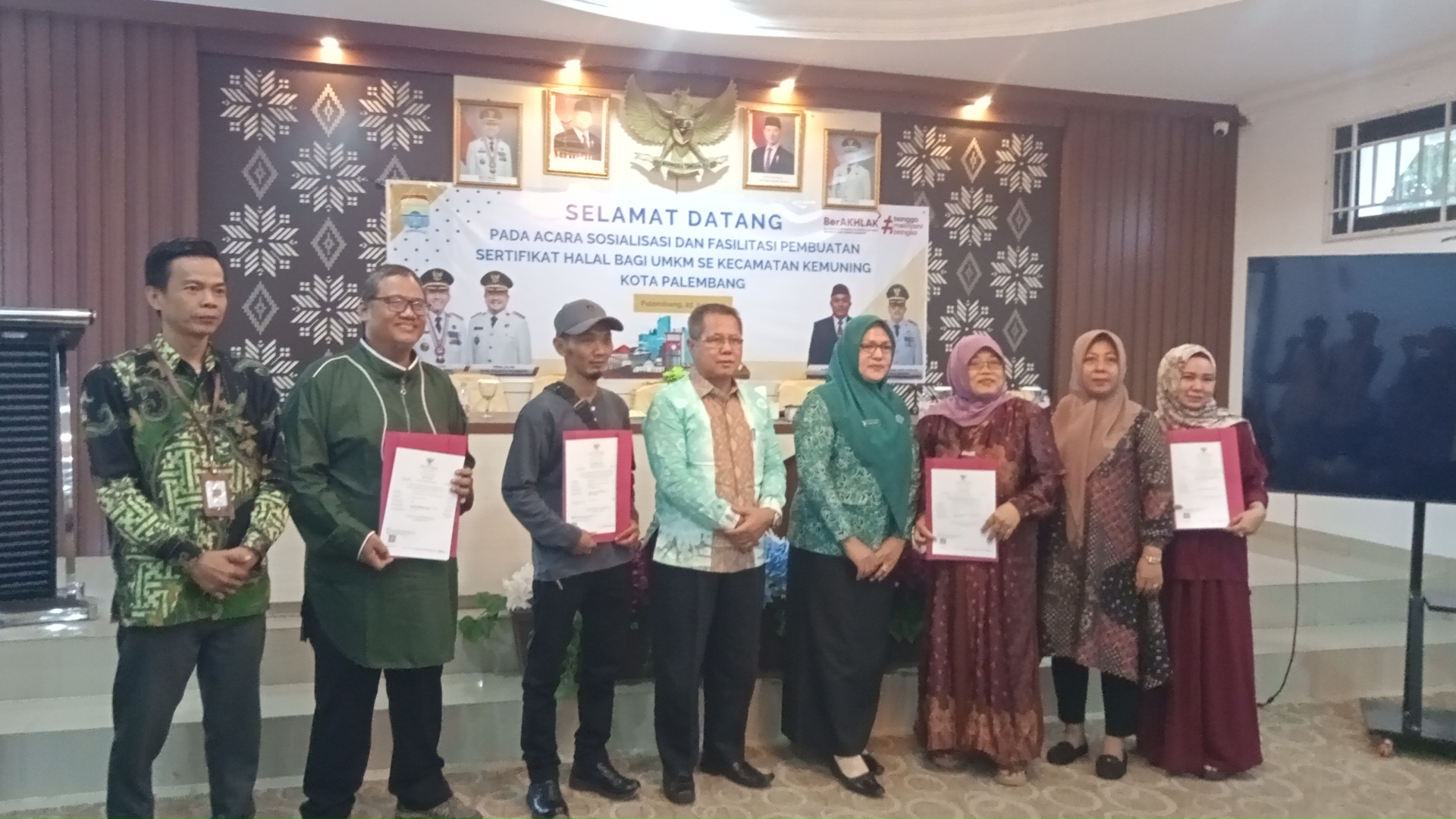 Kecamatan Kemuning Gelar Sosialisasi dan Pendampingan Sertifikasi Halal bagi Pelaku UMKM 1