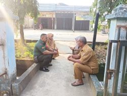 Babinsa Srimulya Jalin Sinergitas Tiga Pilar Sambut HUT ke-80 RI