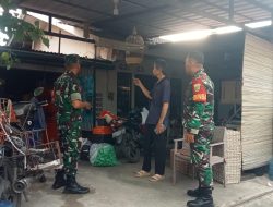 Babinsa Sako Turun Langsung Bantu Korban Kebakaran Rumah
