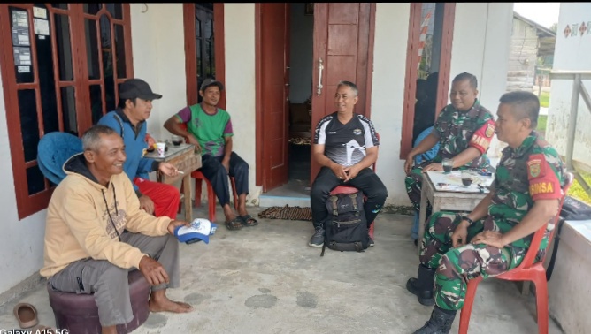 Babinsa Ajak Warga Karya Mulya Galakkan Gotong Royong Demi Lingkungan Bersih dan Aman 1