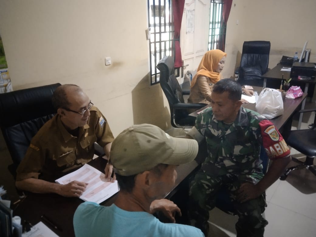 Babinsa 28 Ilir Ajak Warga Tepat Waktu Bayar PBB dalam Komsos Bersama Perangkat Kelurahan 1