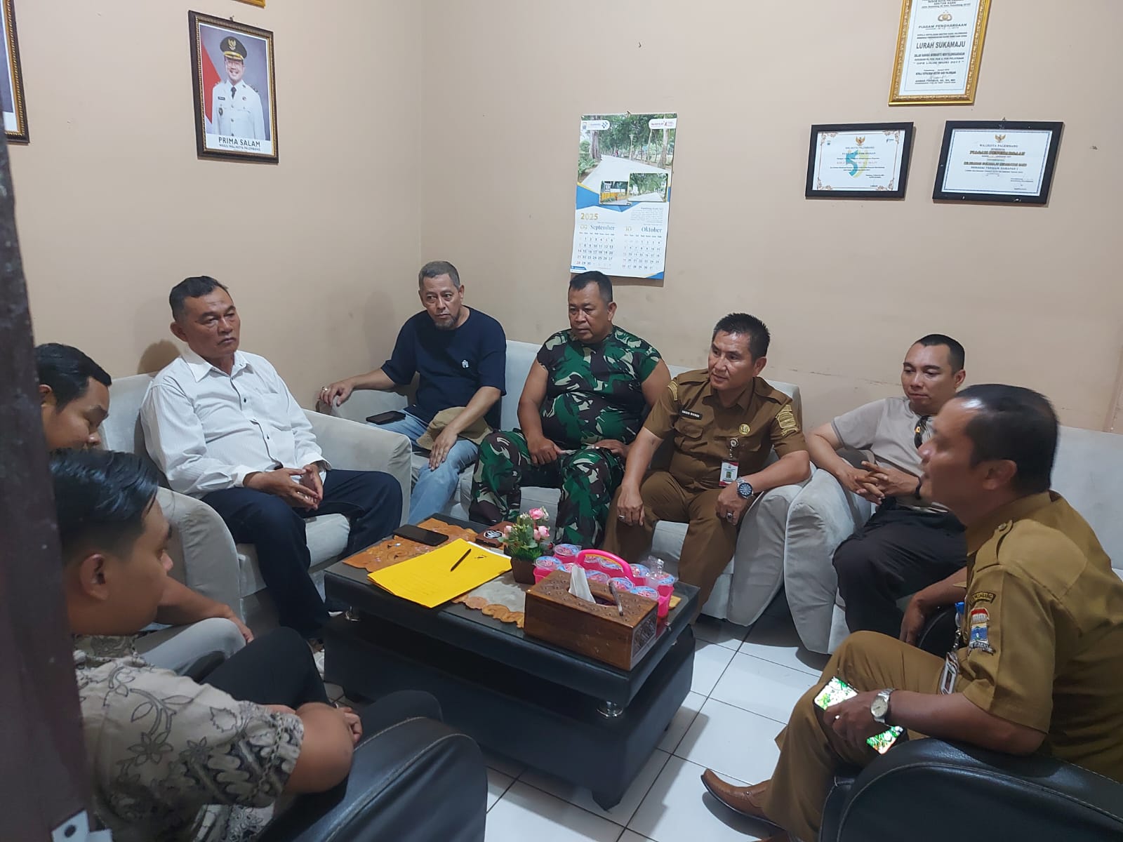 Babinsa Sukamaju Fasilitasi Mediasi Masalah Limbah Restoran Kampung Kecil Bersama Tiga Pilar dan Forum RT/RW 1