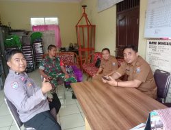 Babinsa 35 Ilir Dorong Gotong Royong Bersihkan Anak Sungai, Cegah Sampah Menumpuk