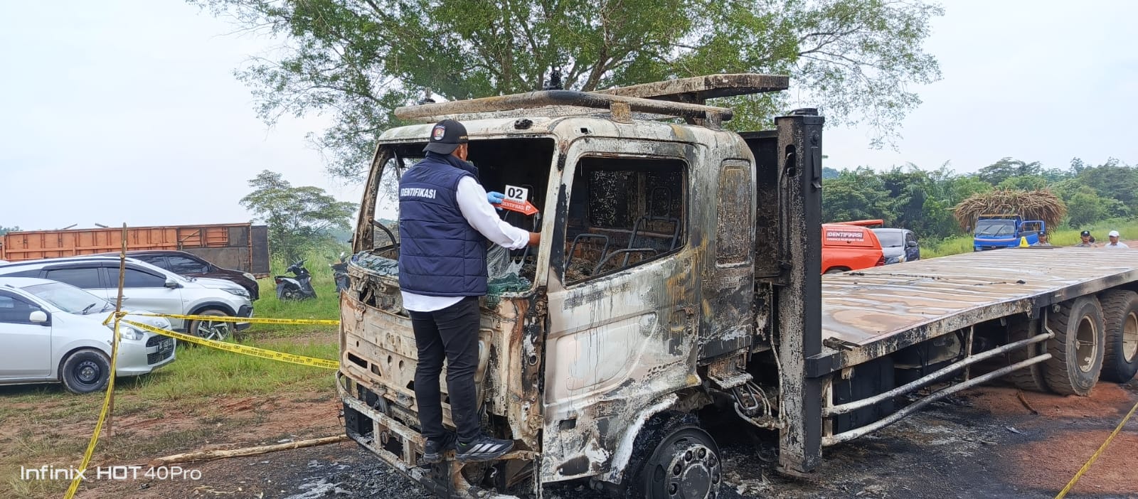Polisi Selidiki Penemuan Mayat dalam Mobil Terbakar di Ogan Ilir 1