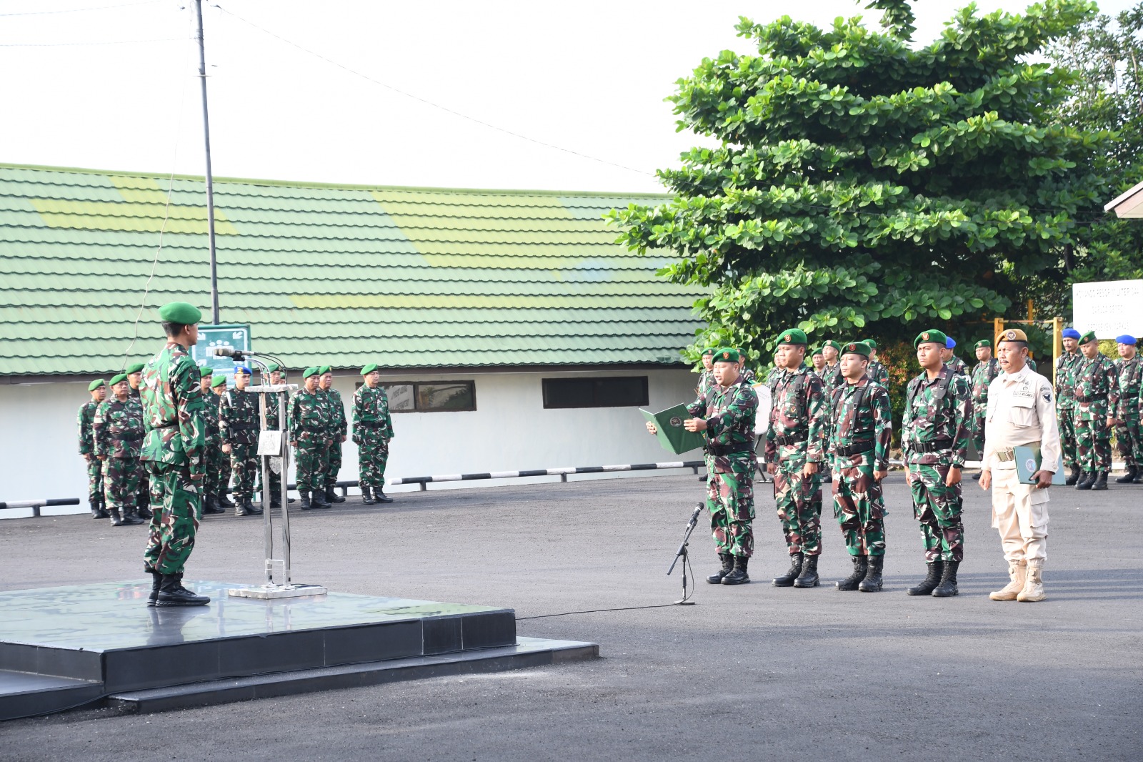 Korem 044/Gapo Gelar Upacara Bendera 17 Oktober 2025: Momentum Refleksi dan Pengabdian Prajurit 1