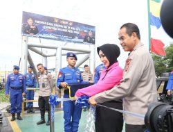 Kapolda Sumsel Irjen Pol Andi Rian Resmikan Klinik Terapung dan Kapal Patroli Baru di Wilayah Perairan