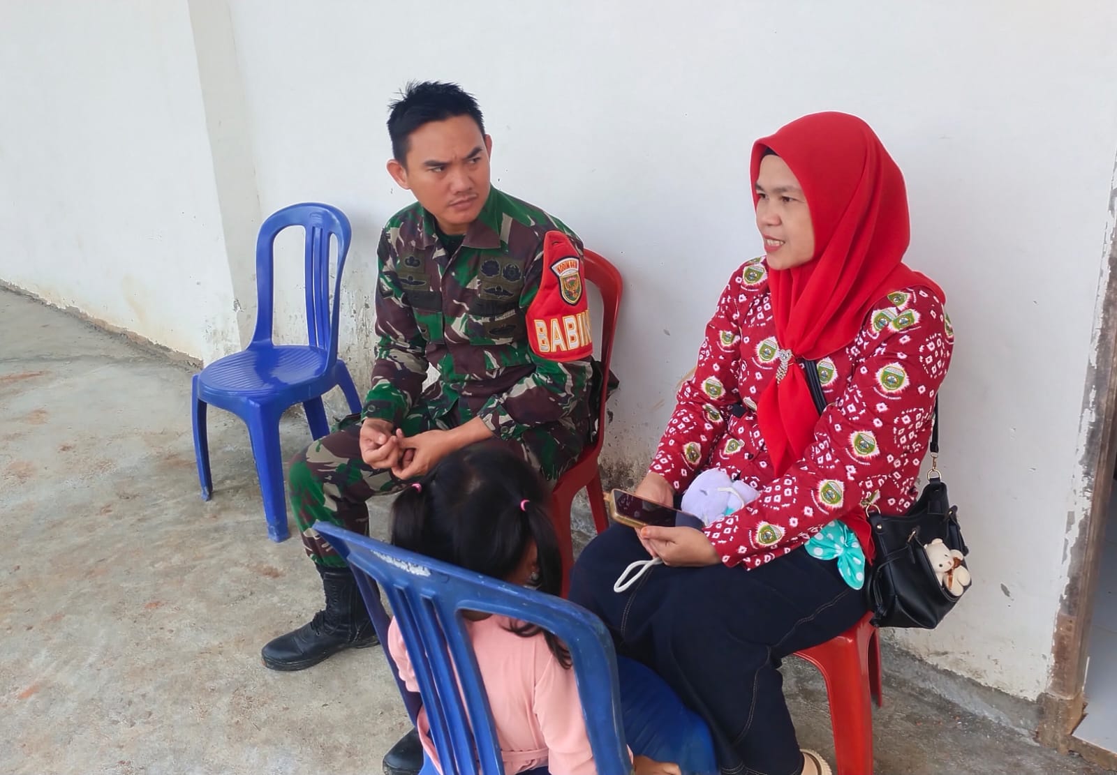 Babinsa 36 Ilir Imbau Warga Waspadai Isu Penculikan Anak di Palembang 1