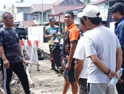 Bupati Luwu Timur Tinjau Proyek Drainase Pasar Malili, Tegaskan Kerapian dan Ketertiban Kawasan