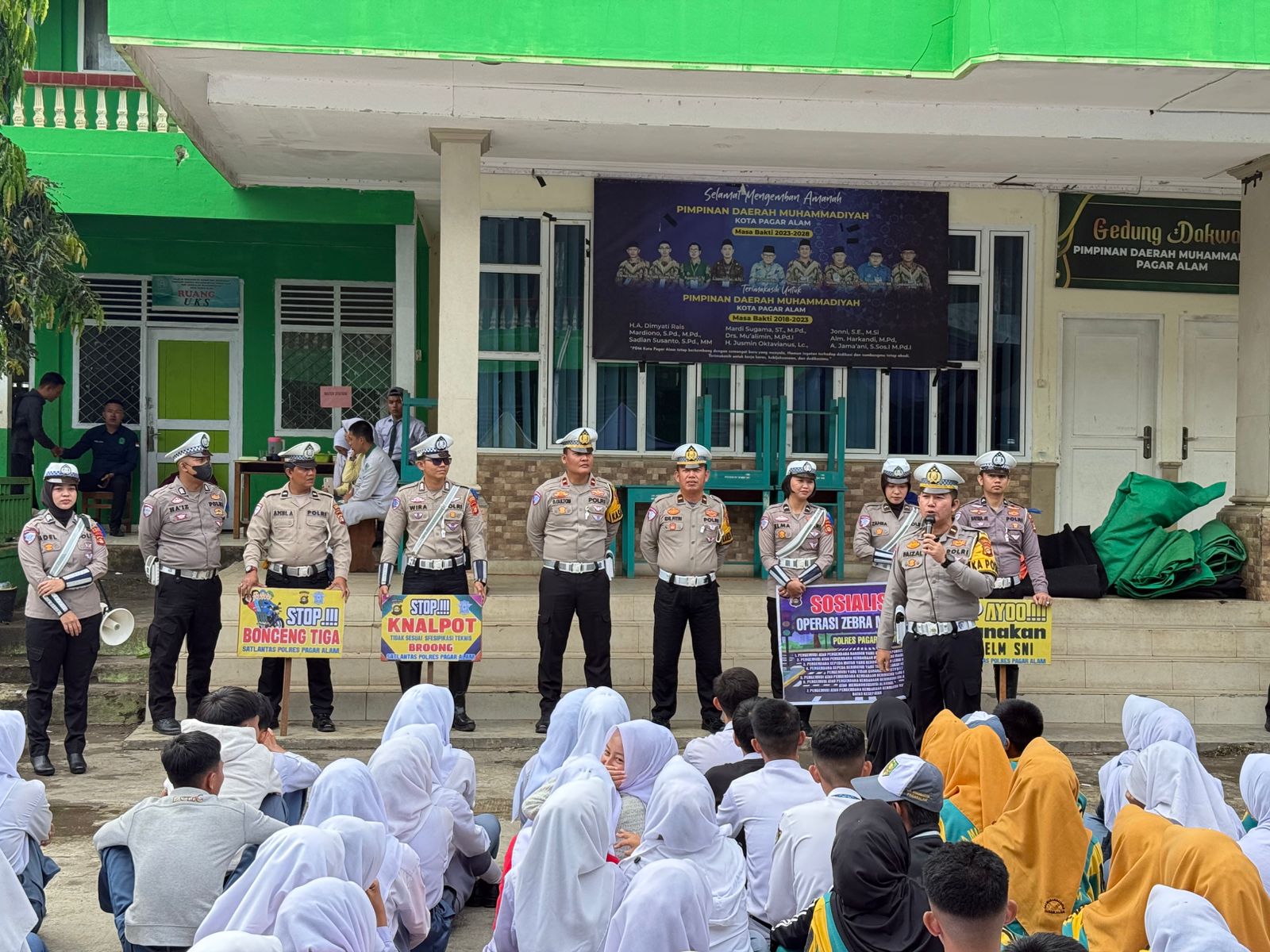 Sat Lantas Polres Pagaralam Sosialisasikan Tertib Berlalu Lintas di SMA/SMK Muhammadiyah 1