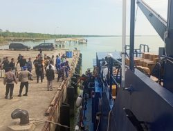 BC 30001 Sandar di Pelabuhan Langsa, Bantuan Siap Disalurkan kepada Korban Banjir