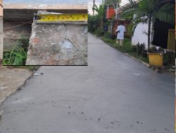 Diduga Tak Sesuai RAB, Proyek Jalan Cor Beton di Palembang Disorot Warga