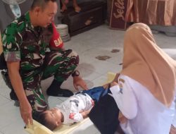 Babinsa Talang Semut Dampingi Puskesmas Merdeka Tangani Balita Stunting