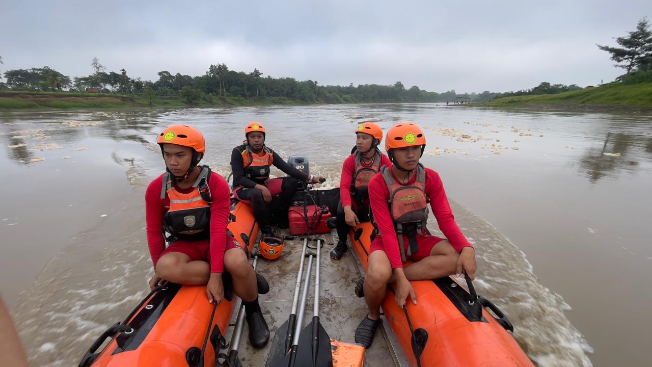 Hilang Saat Bermain di Pinggir Sungai, Basarnas Lakukan Pencarian di Sungai Lematang 1