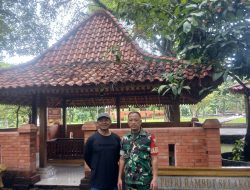 Babinsa Bukit Lama Ajak Pengunjung Taman Siguntang Jaga Kebersihan dan Kelestarian Cagar Budayaq