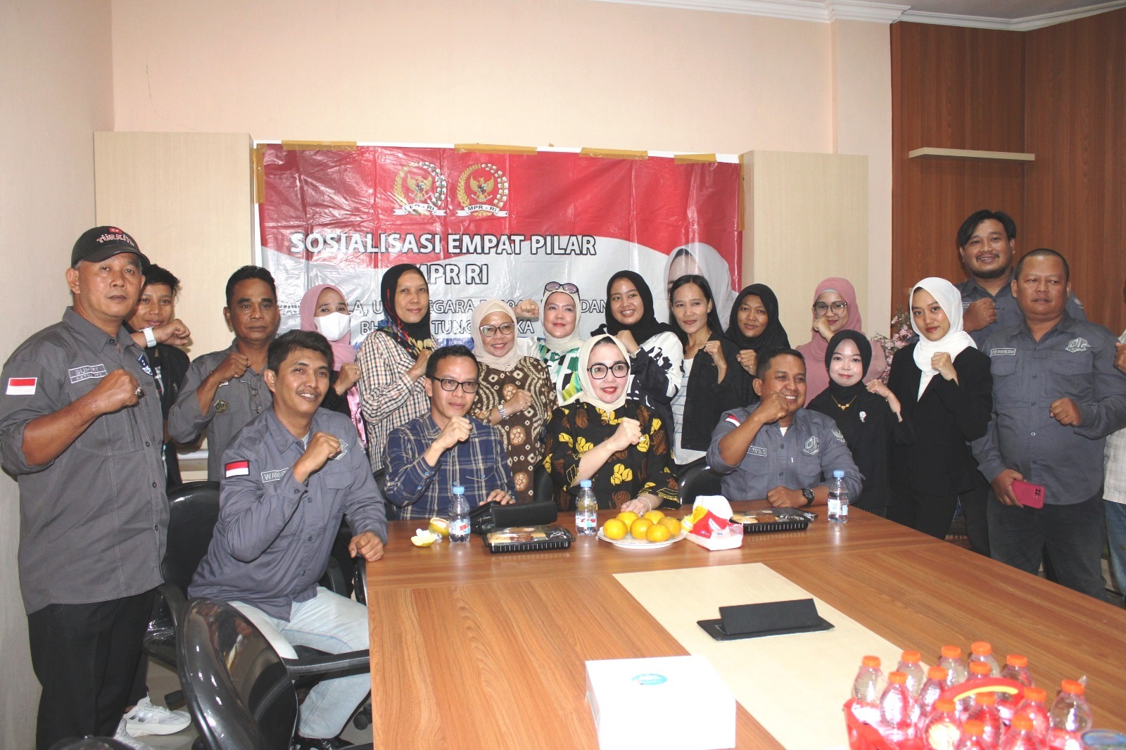 Hj Eva Susanti Perkuat Silaturahmi dengan Pengurus DPD PJS Sumsel di Palembang 1
