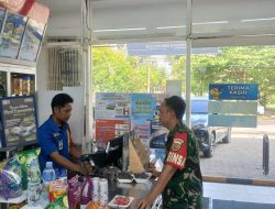 Babinsa Bukit Lama Imbau Pegawai Minimarket Waspada Curanmor di Kawasan Perumahan