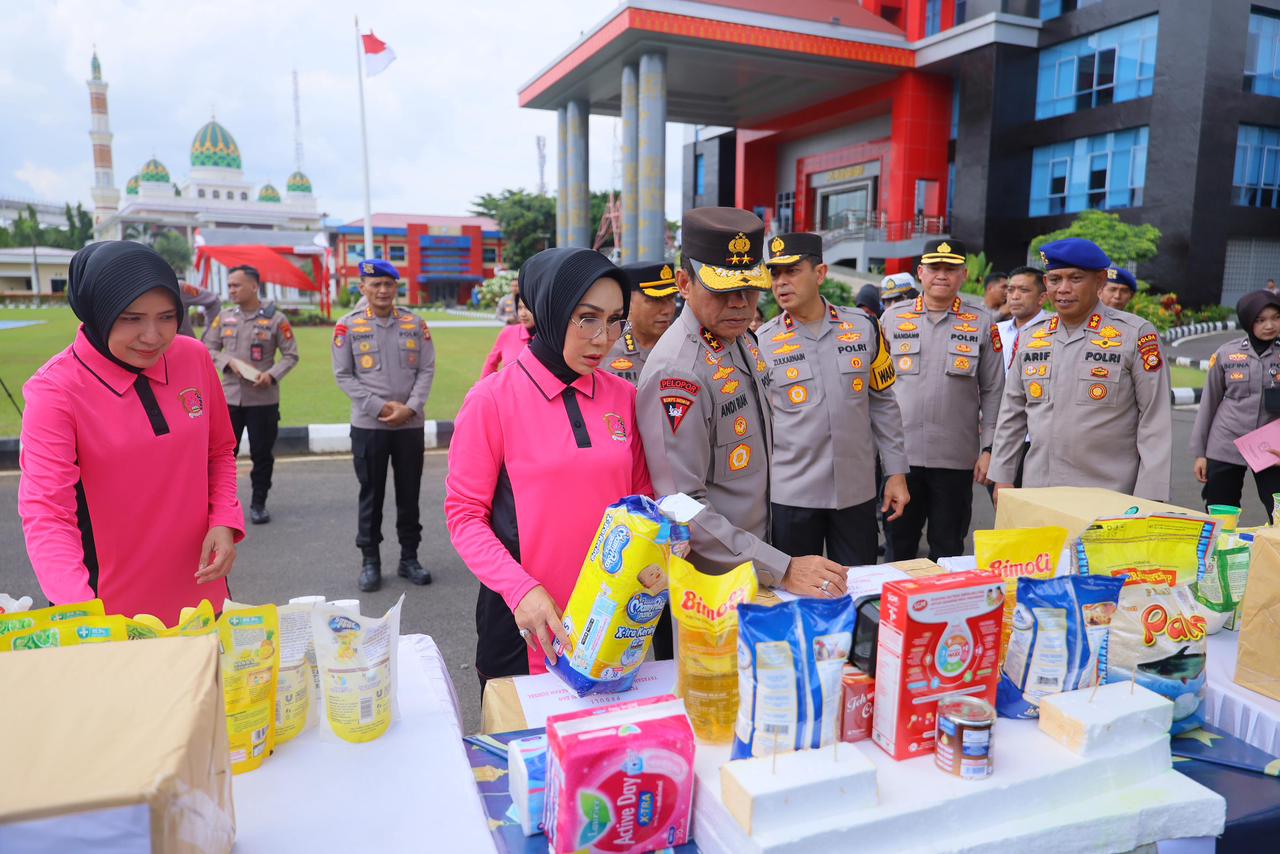 Kapolda Sumsel Lepas Personel dan Truk Bantuan ke Wilayah Bencana Aceh dan Sumut 2