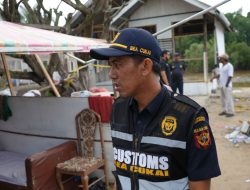 Di Tengah Hamparan Tanah yang Amblas, Harapan Pengungsi Krueng Geukueh Tak Ikut Tenggelam