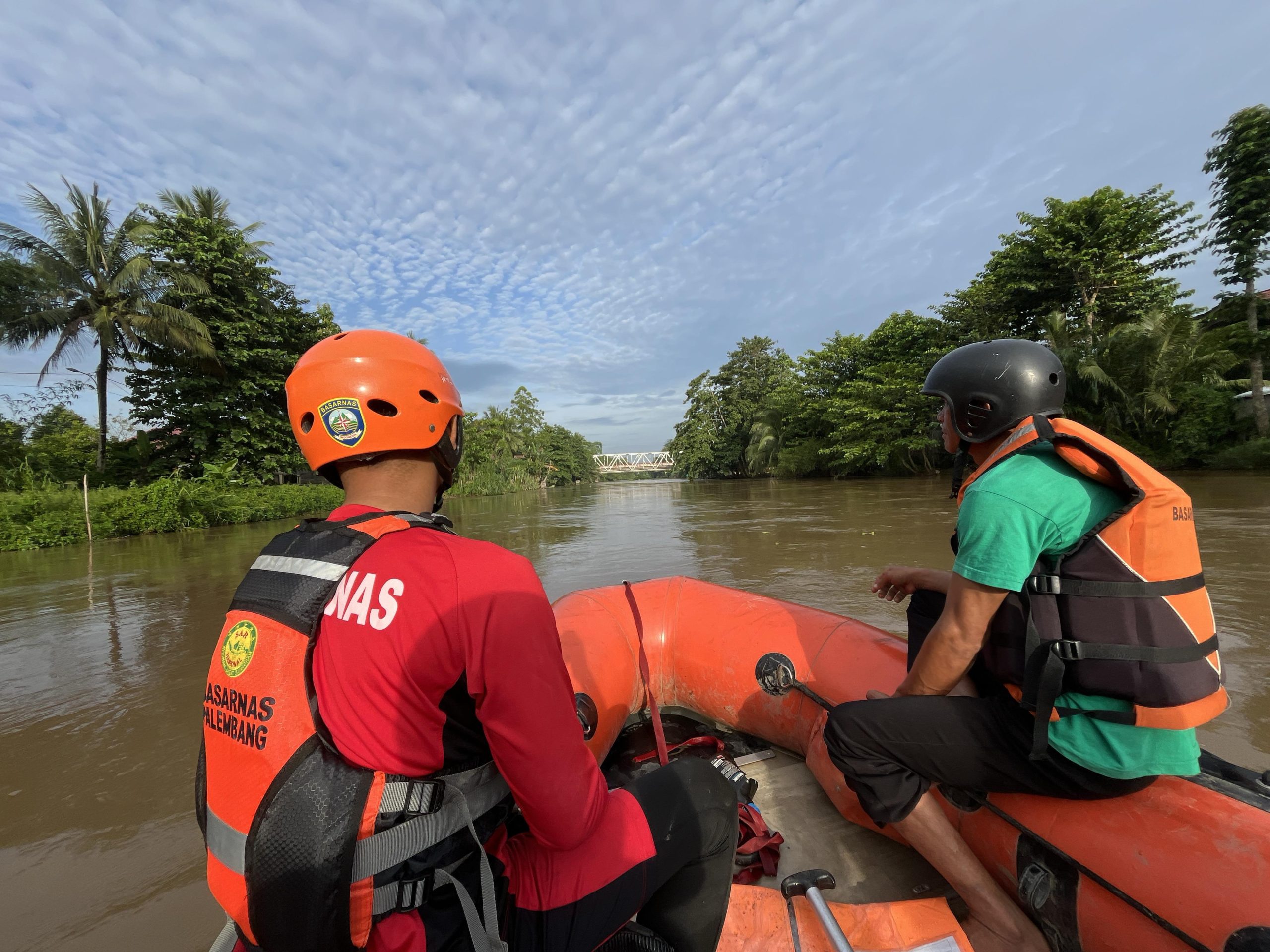 TENGGELAM SAAT LIBURAN KE RUMAH NENEK, BASARNAS LAKUKAN PENCARIAN 1