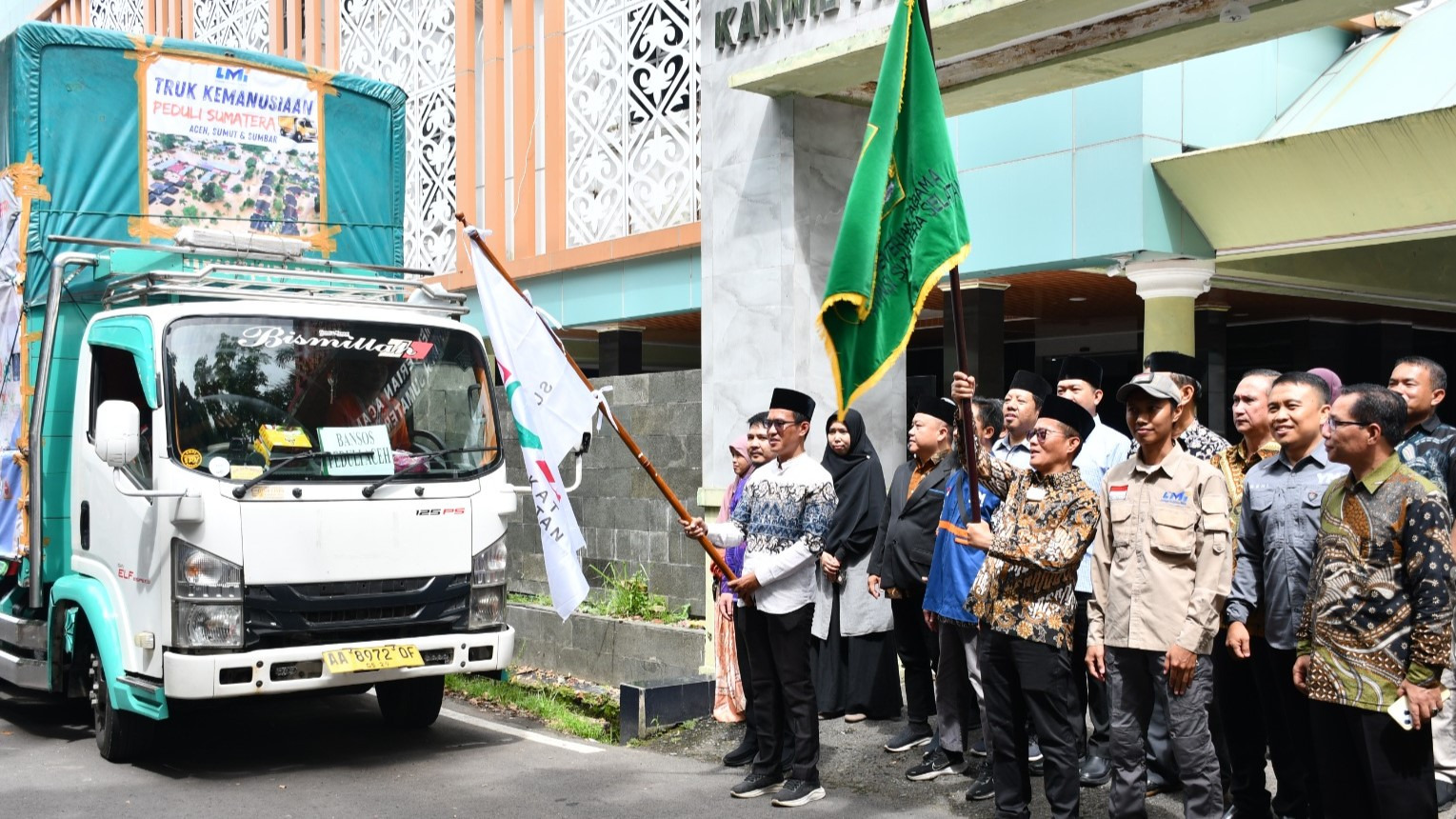 FOZ Sumatera Selatan Berangkatkan Tiga Truk Bantuan untuk Bencana di Aceh, Sumut, dan Sumbar 1