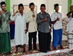 Jum, at berkah di masjid Al-Muttaqin ketua pelaksana pembamgunan masjid gelar do’a bersama untuk keselamatan putra. 