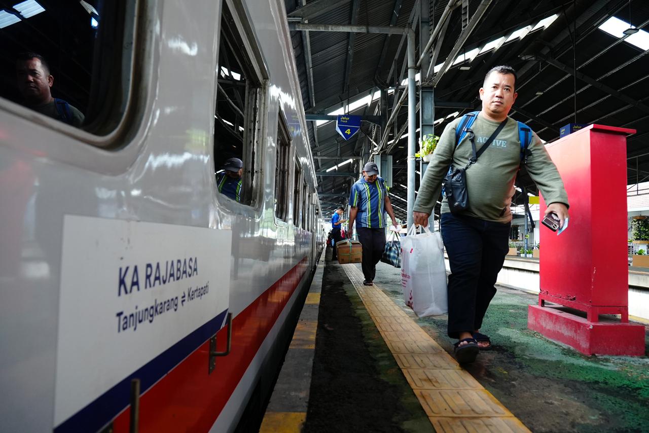 Libur Panjang Isra Mikraj 1447 H, Penumpang KA Rajabasa dan Kualastabas Melonjak Tajam 1