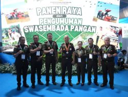 Sebagai Bentuk Pengakuan Negara, Kajati Sulsel Terima Penghargaan dari Presiden Prabowo Subianto dalam Acara Panen Raya