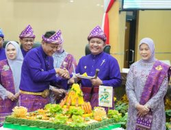 Hadiri Paripurna HUT ke-22 OKU Timur, Herman Deru: Kunci Majunya Daerah adalah Kekompakan dan Tingginya Etos Kerja